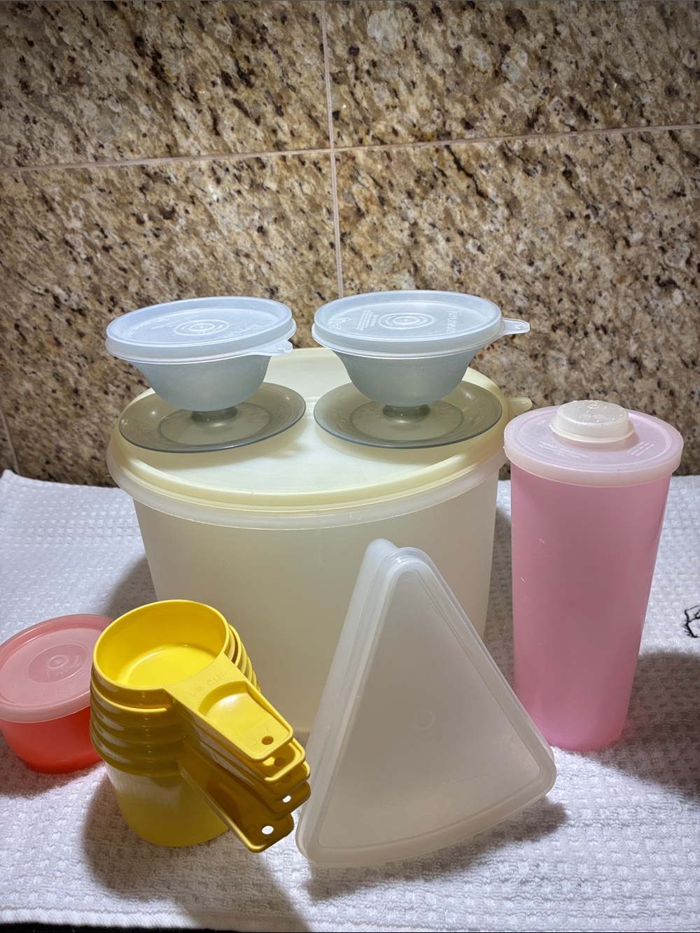 Tupperware Bundle